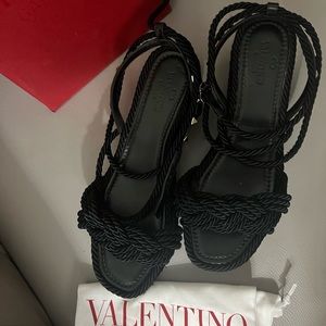 VALENTINO Torchon Platform Sandal (Women) size EU 41 are in EXCELLENT condition!